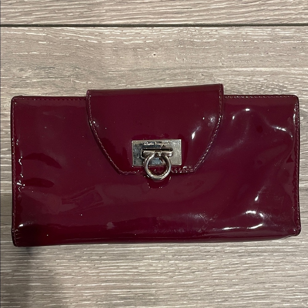 Salvatore Ferragamo Gancini Continental Wallet in Plum Patent leather